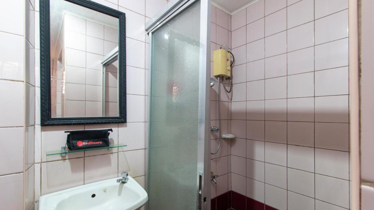 Reddoorz @ Downtown Tacloban Hotel Exterior photo