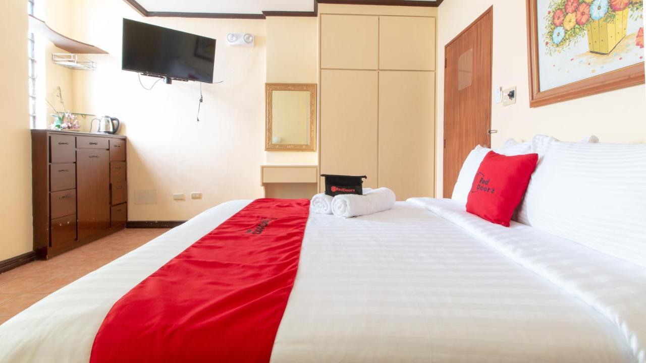 Reddoorz @ Downtown Tacloban Hotel Exterior photo