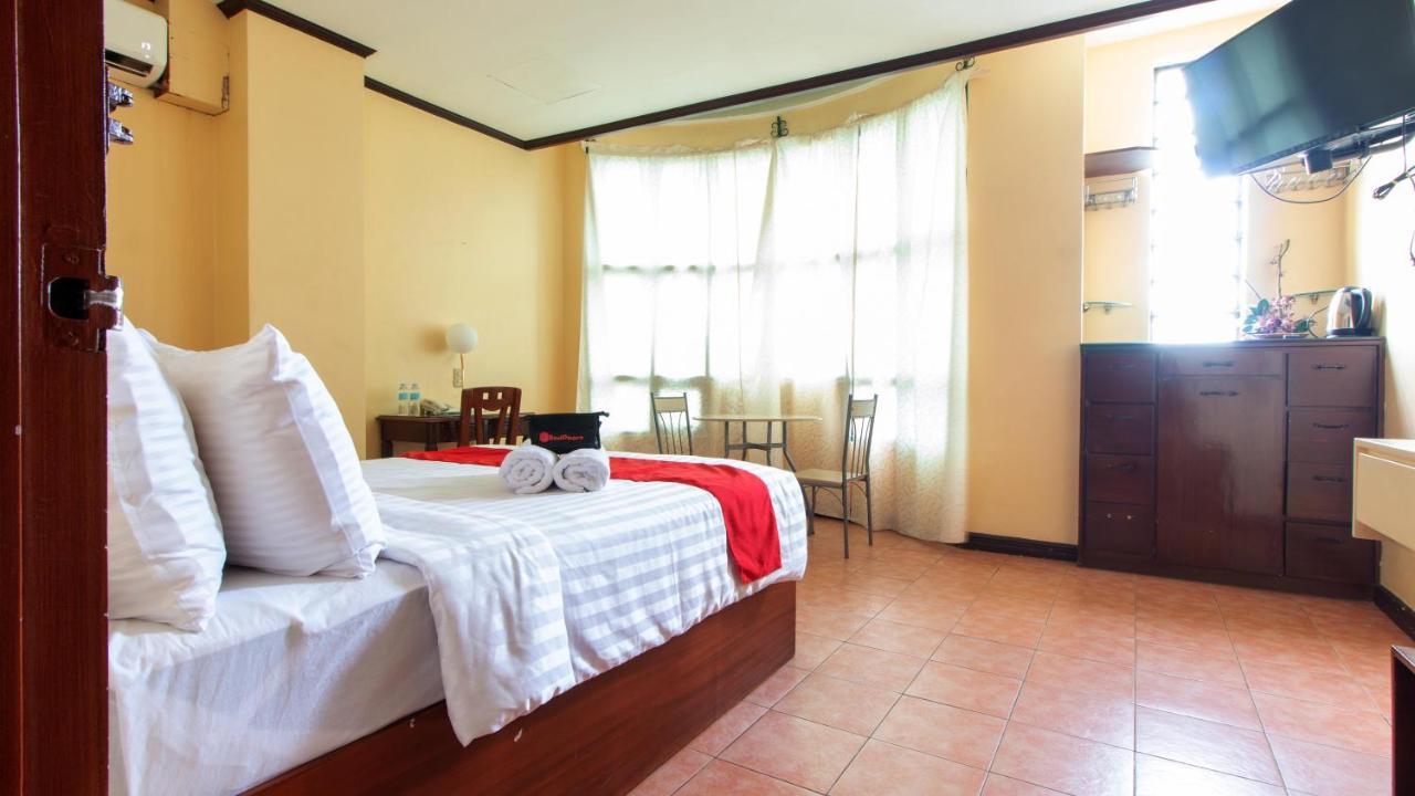 Reddoorz @ Downtown Tacloban Hotel Exterior photo