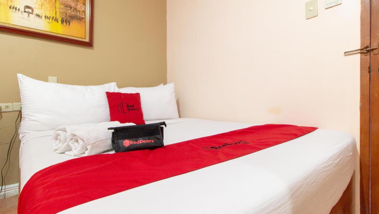 Reddoorz @ Downtown Tacloban Hotel Exterior photo