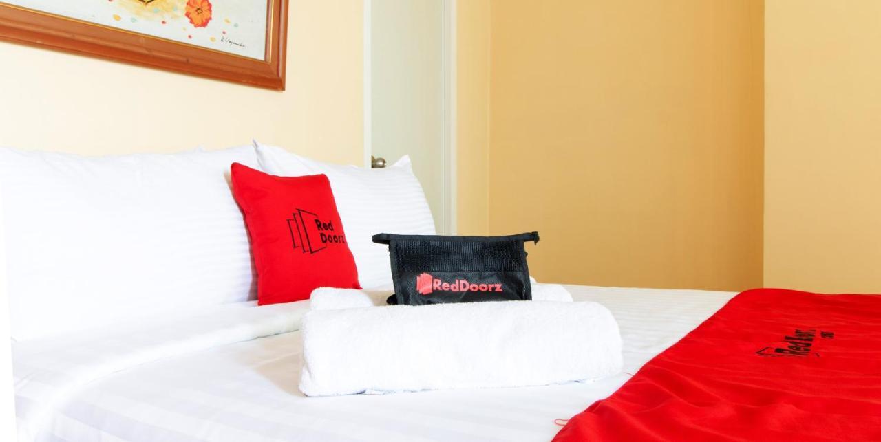 Reddoorz @ Downtown Tacloban Hotel Exterior photo